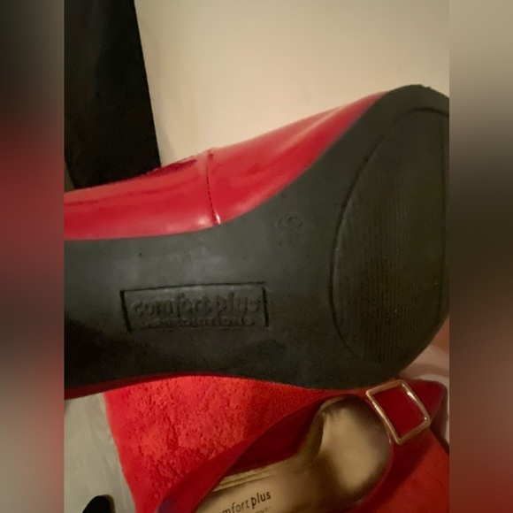 Comfort Plus by Predictions Patent Leather Pump - Picture 7 of 9
